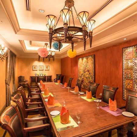Hotel Ramada Plaza By Wyndham Melaka Exterior foto Private dining room